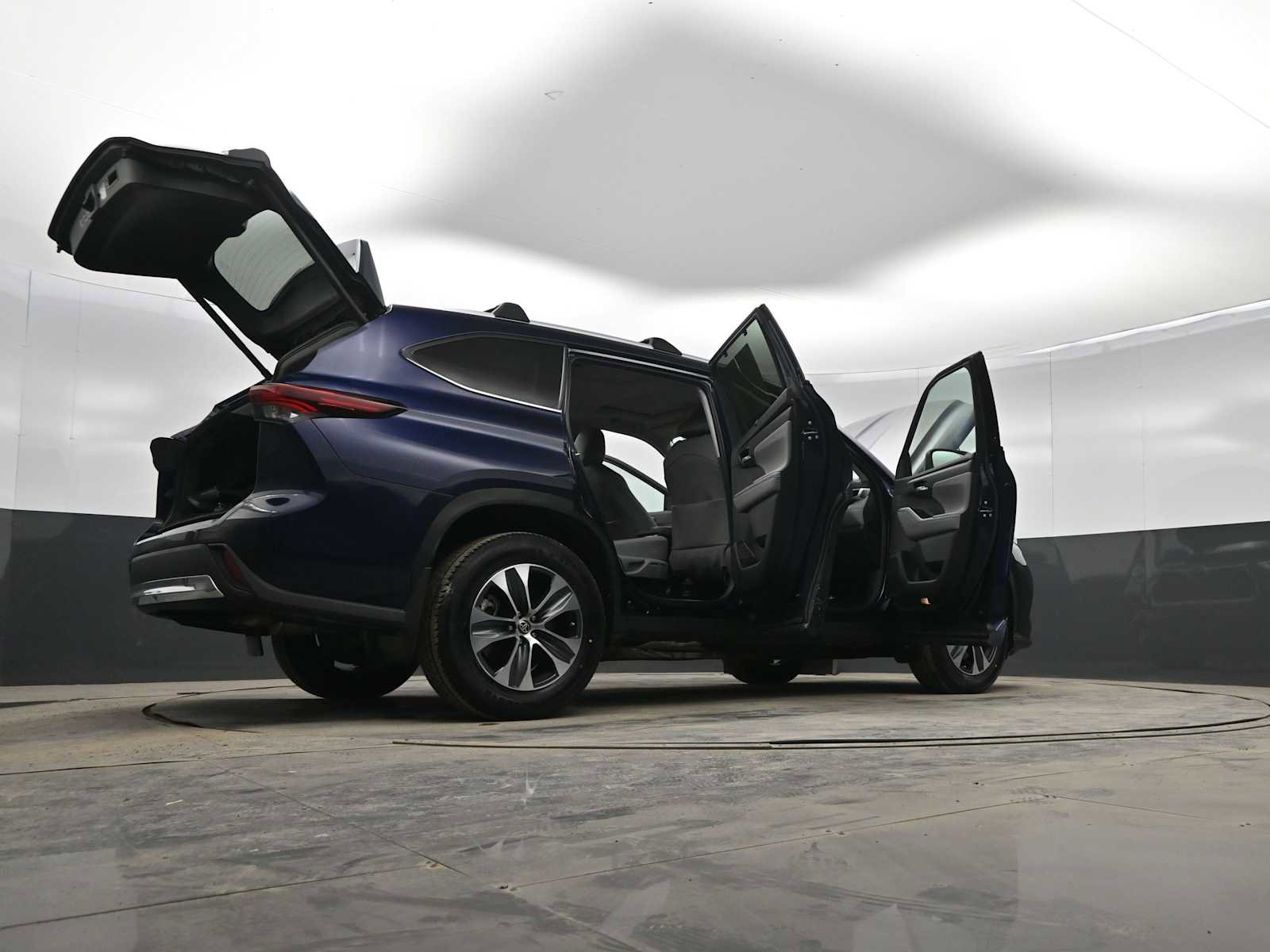 Used 2024 Toyota Highlander XLE image 42