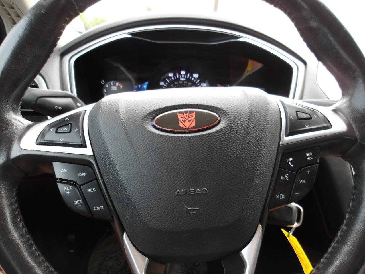 Used 2016 Ford Fusion SE FWD image 17