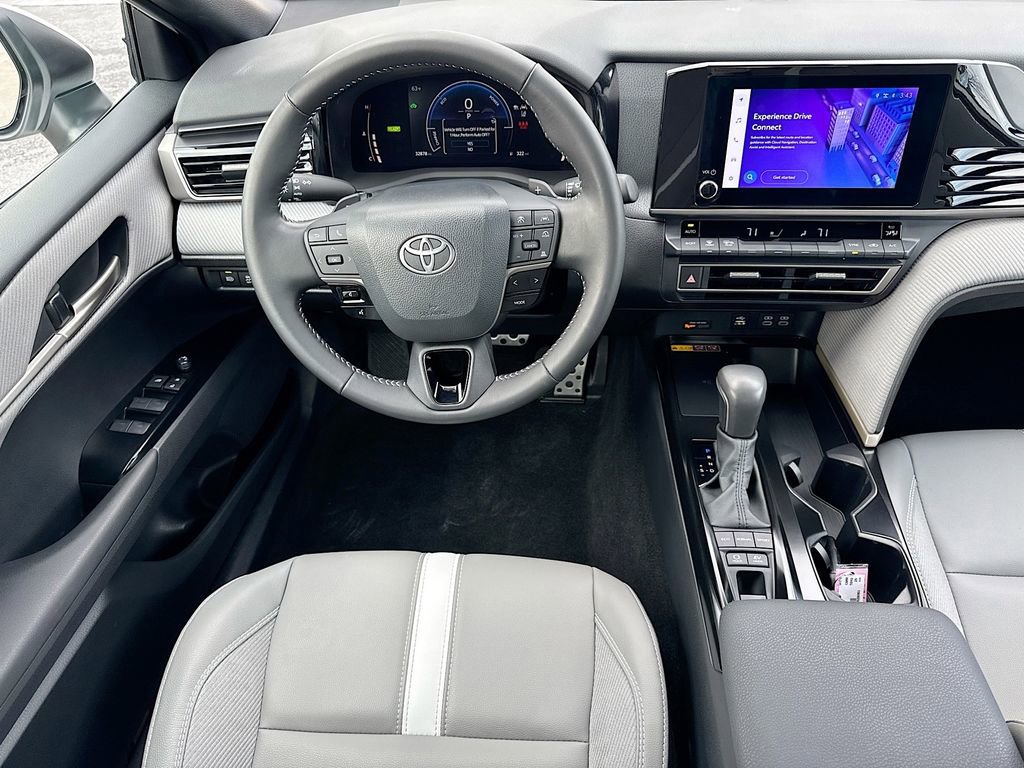 Used 2025 Toyota Camry SE image 27