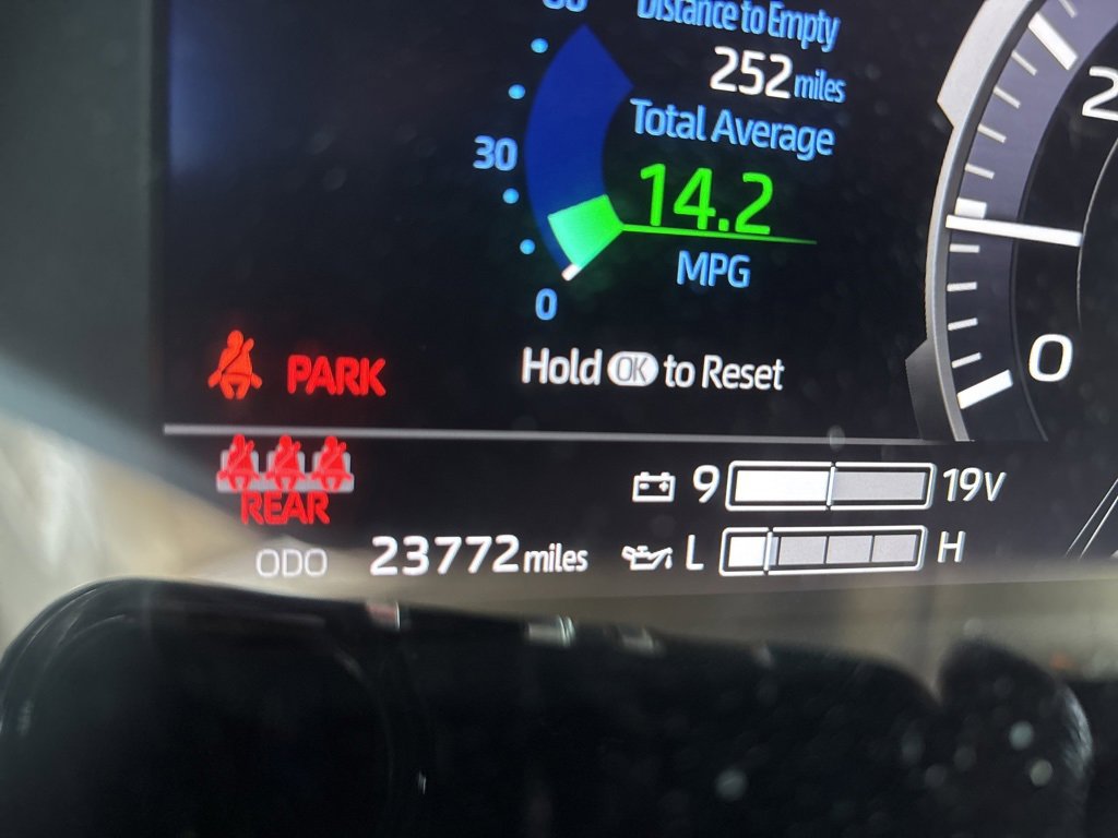 Used 2022 Toyota Tundra Limited image 12