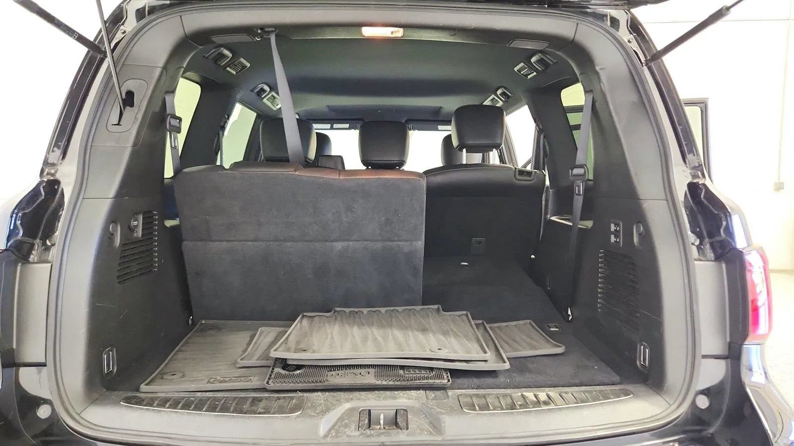 Used 2024 INFINITI QX80 Sensory w/ Cargo Package AWD/4WD image 38