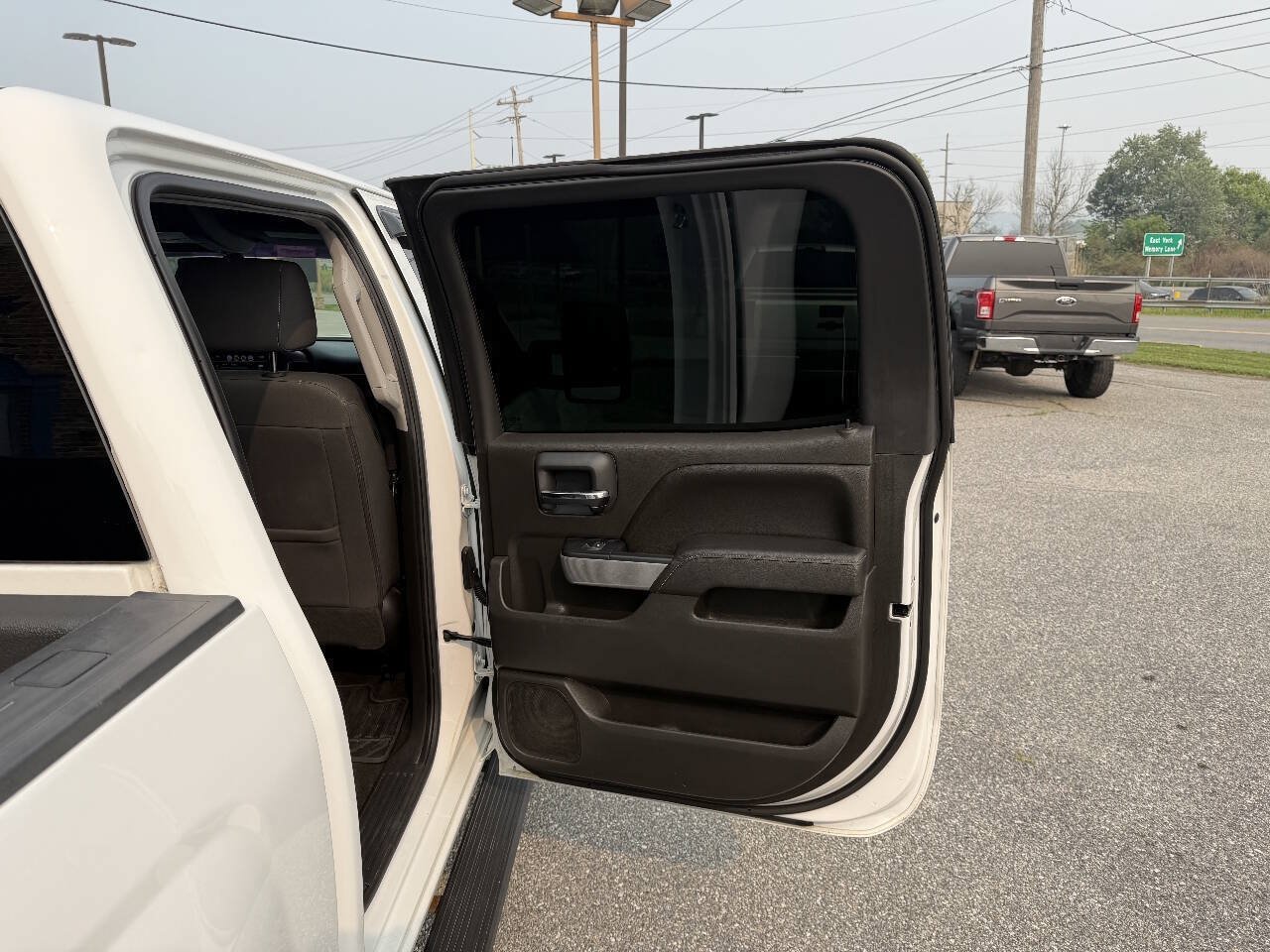 Used 2018 Chevrolet Silverado 1500 LT w/ LPO, Essentials Package AWD/4WD image 21