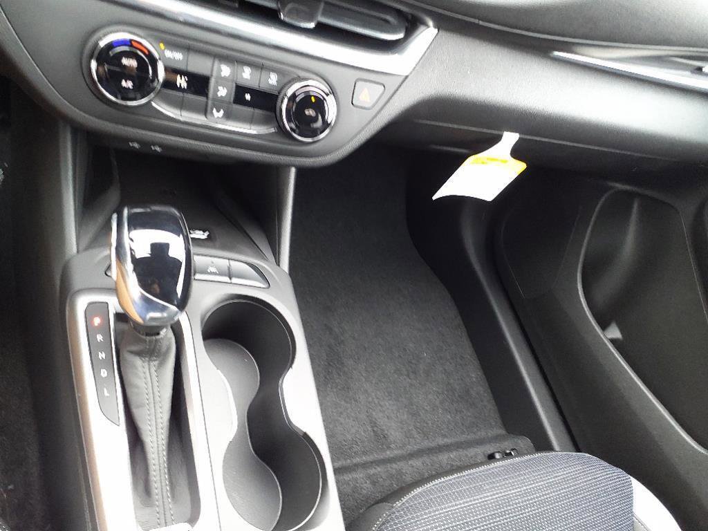 Certified 2024 Buick Envista Preferred w/ Convenience II Package image 14