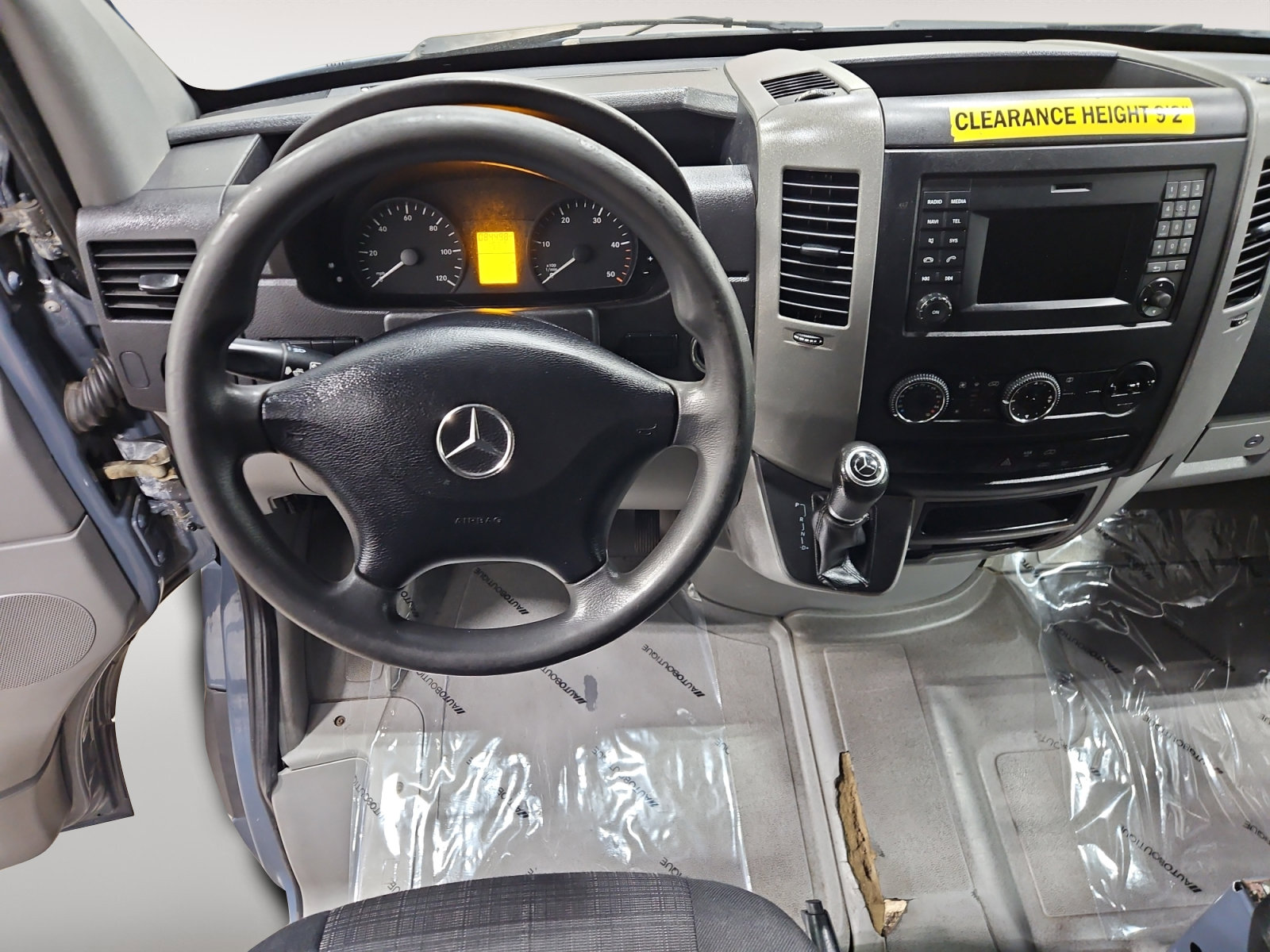 Used 2018 Mercedes-Benz Sprinter 2500 image 10