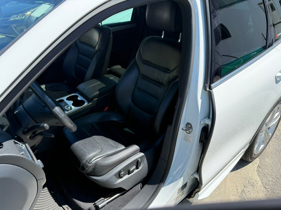 Used 2014 Volkswagen Touareg VR6 AWD/4WD image 7