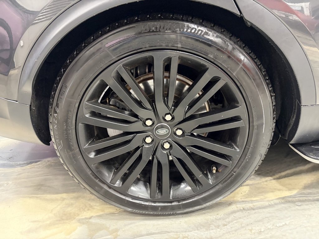 Used 2019 Land Rover Discovery HSE image 29