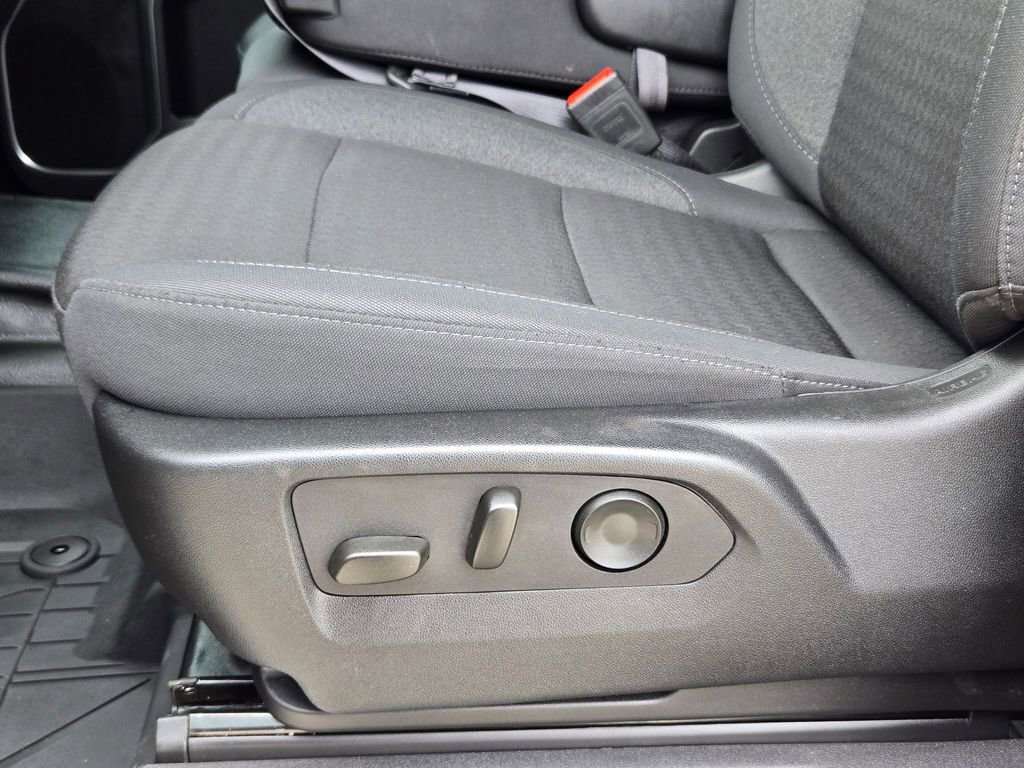 Used 2025 Chevrolet Silverado 2500 LT w/ Convenience Package image 13