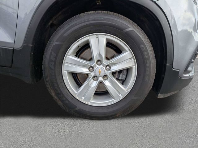 Used 2019 Chevrolet Trax LT w/ LT Convenience Package FWD image 11