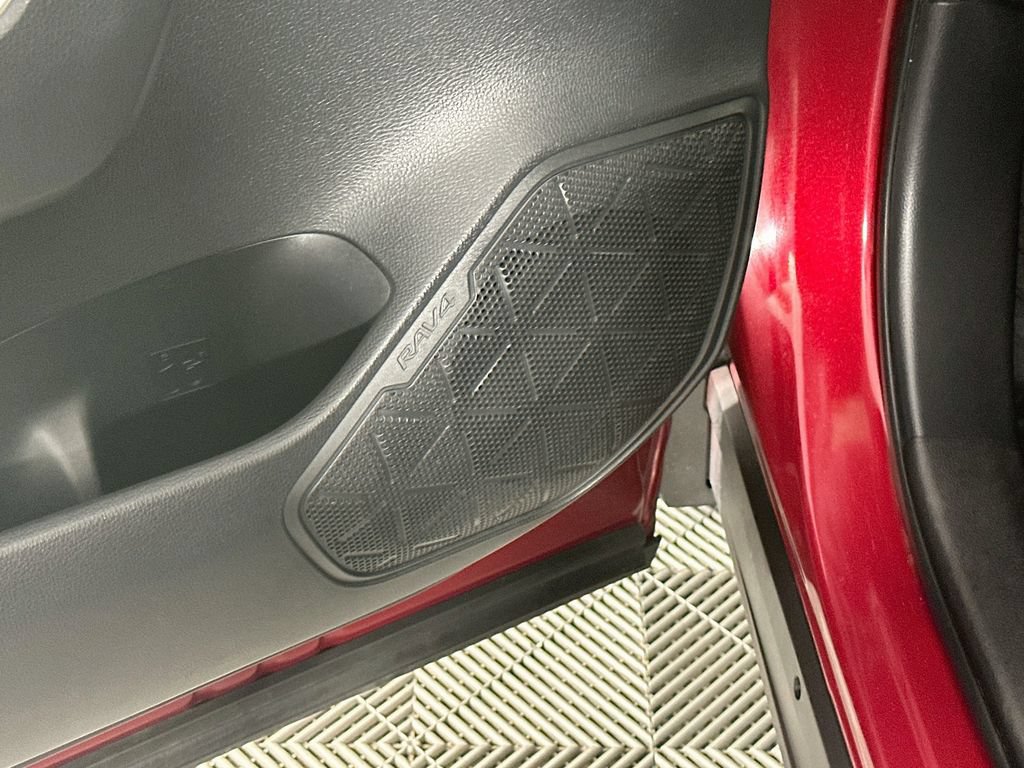 Used 2019 Toyota RAV4 LE w/ All Weather Liner Package AWD/4WD image 25