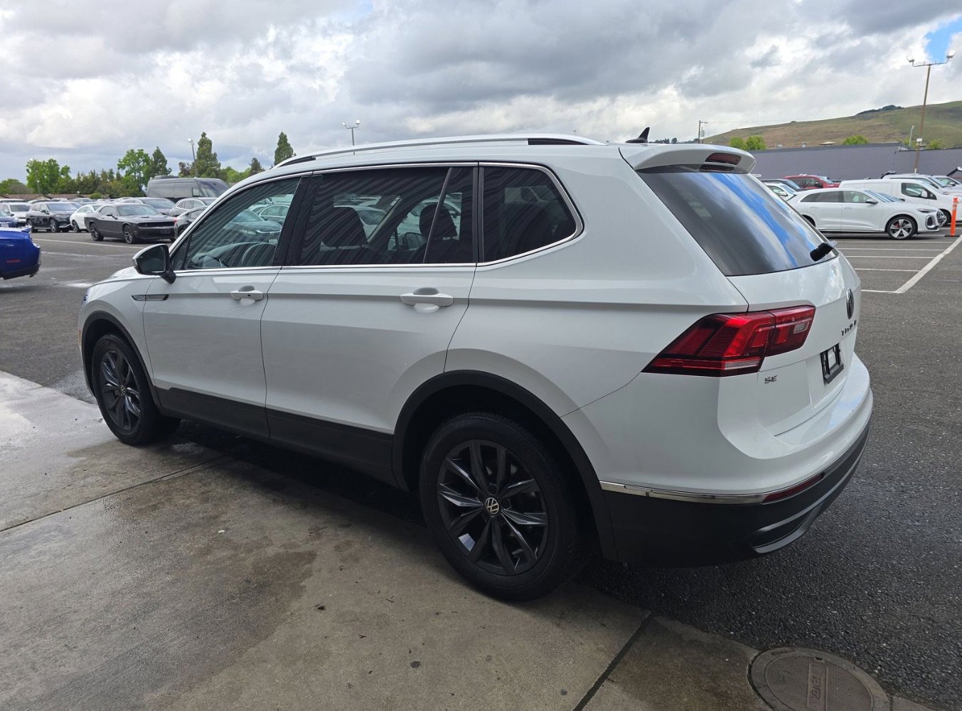 Used 2024 Volkswagen Tiguan SE AWD/4WD image 6