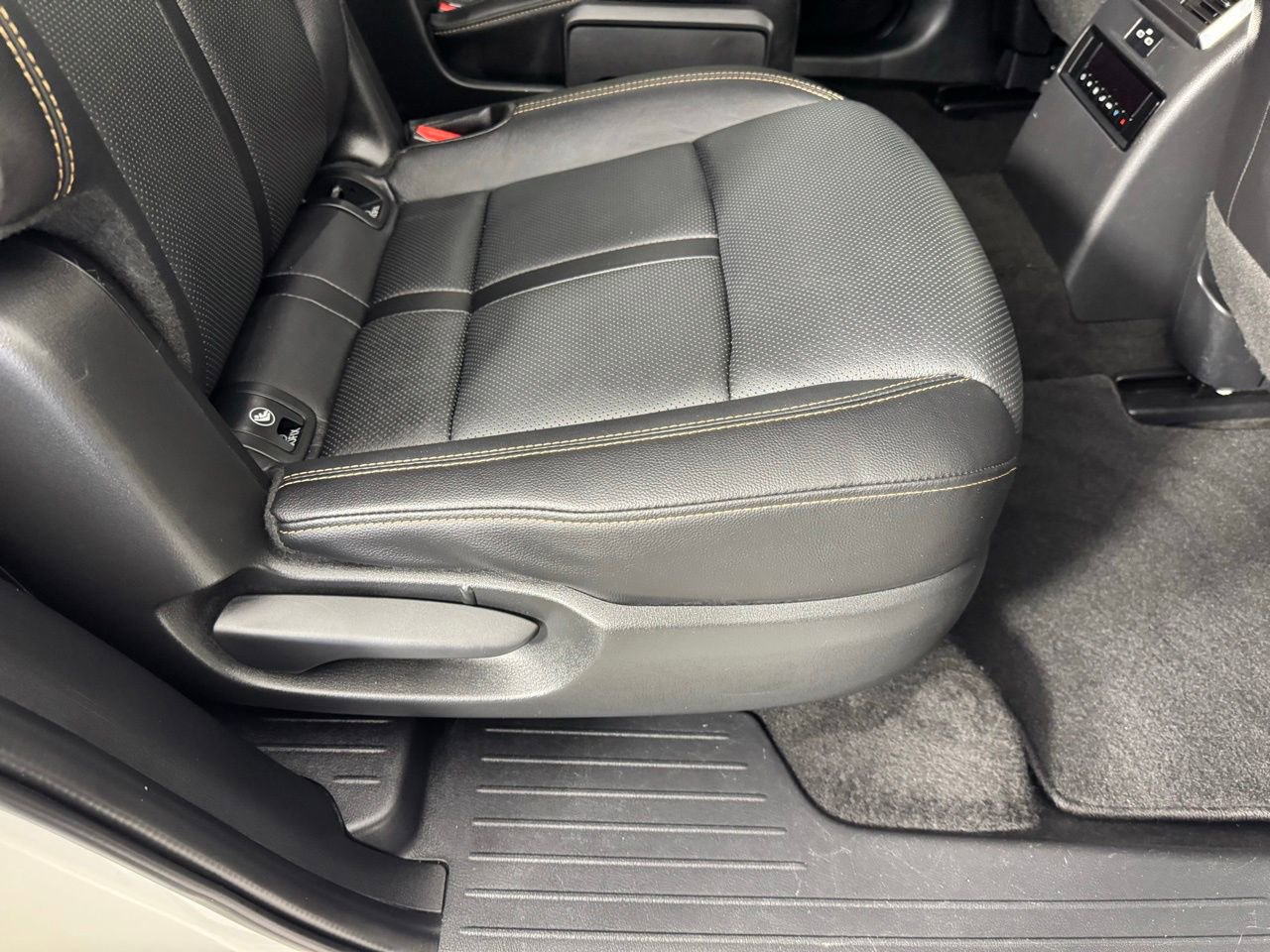 Used 2024 MAZDA CX-90 3.3 Turbo w/ Premium Package image 31