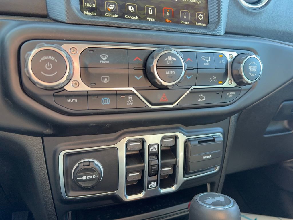 Used 2023 Jeep Wrangler Unlimited Sahara image 19