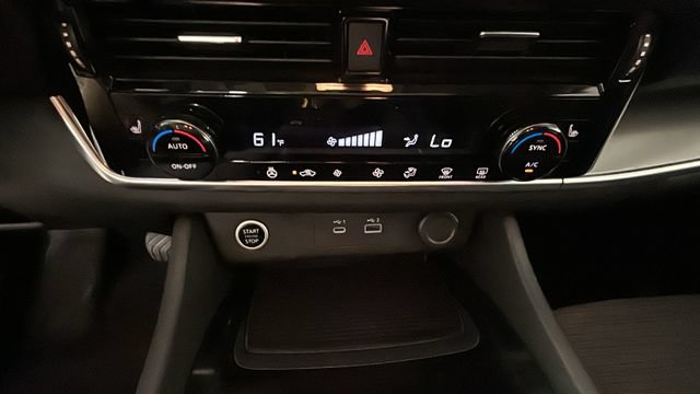 Used 2021 Nissan Rogue SV FWD image 23