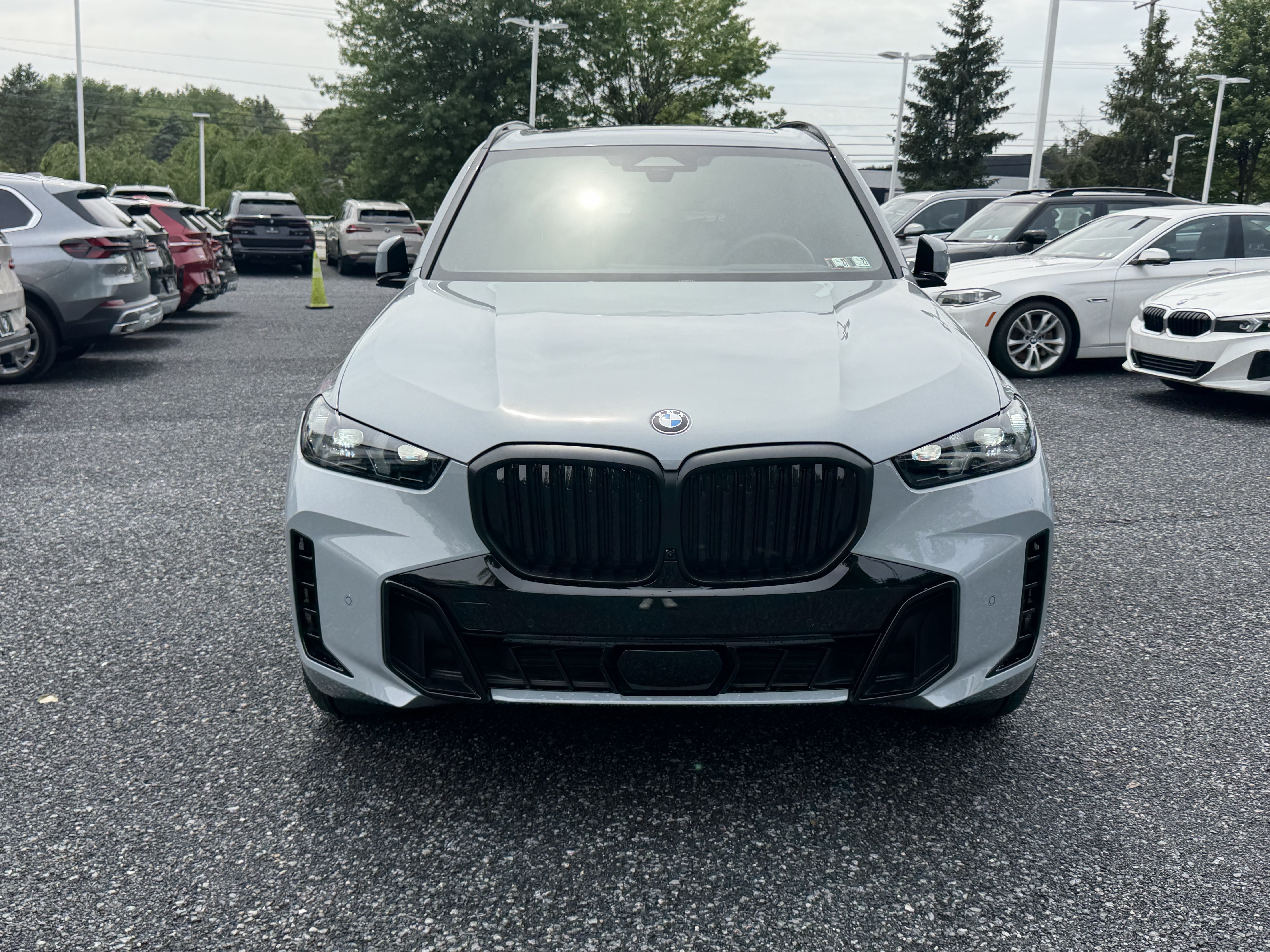 Used 2026 BMW X5 xDrive40i w/ M Sport Package AWD/4WD image 2