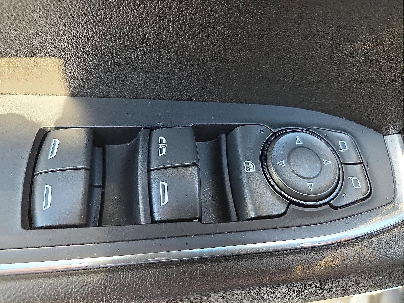 Used 2024 Chevrolet Silverado 1500 LT Trail Boss w/ LT Trail Boss Premium Package AWD/4WD image 15