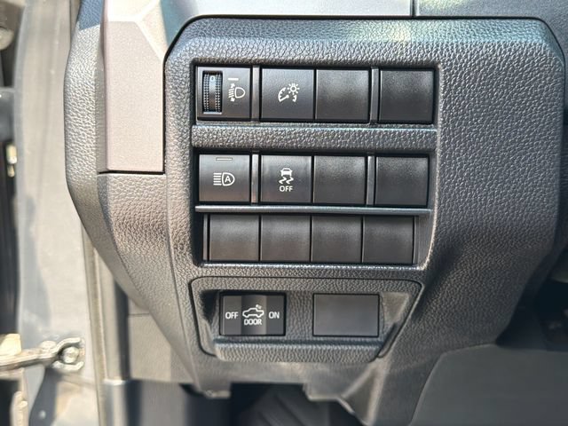 Used 2025 Toyota Tacoma SR5 AWD/4WD image 34