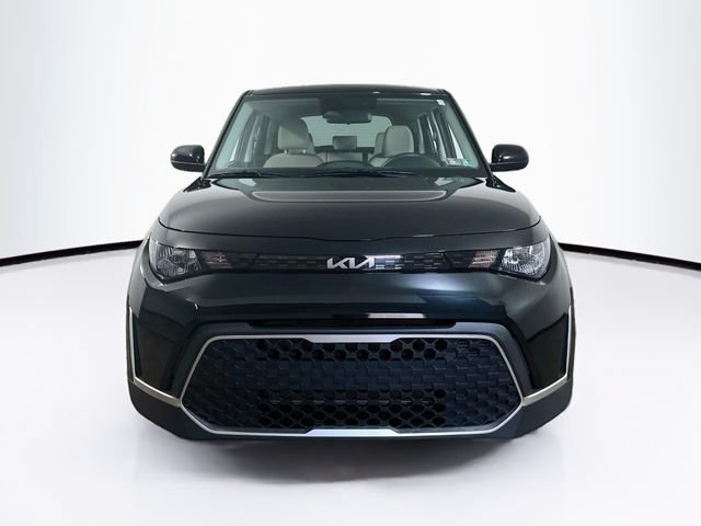 Used 2023 Kia Soul LX w/ LX Technology Package FWD image 2
