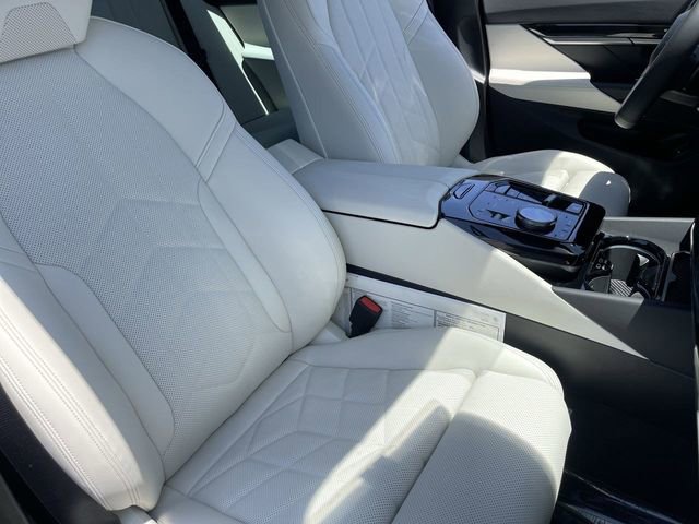 Used 2025 BMW 530i image 11