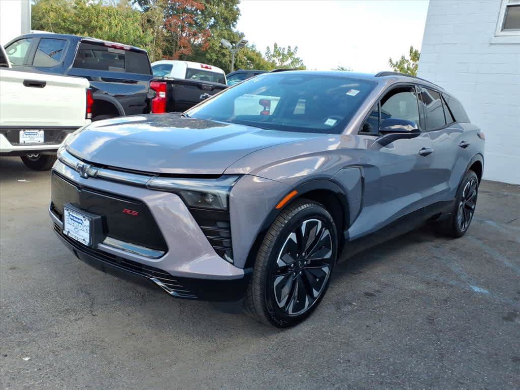 Used 2025 Chevrolet Blazer EV RS RWD image 3