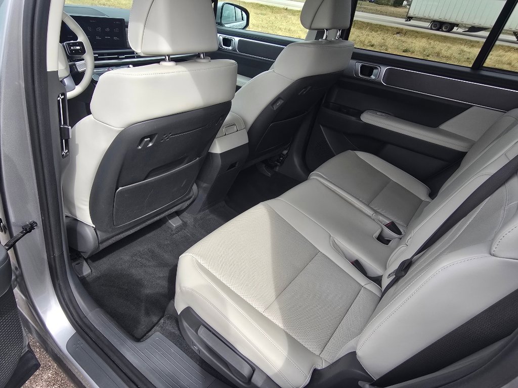 Used 2025 Hyundai Santa Fe SEL image 13