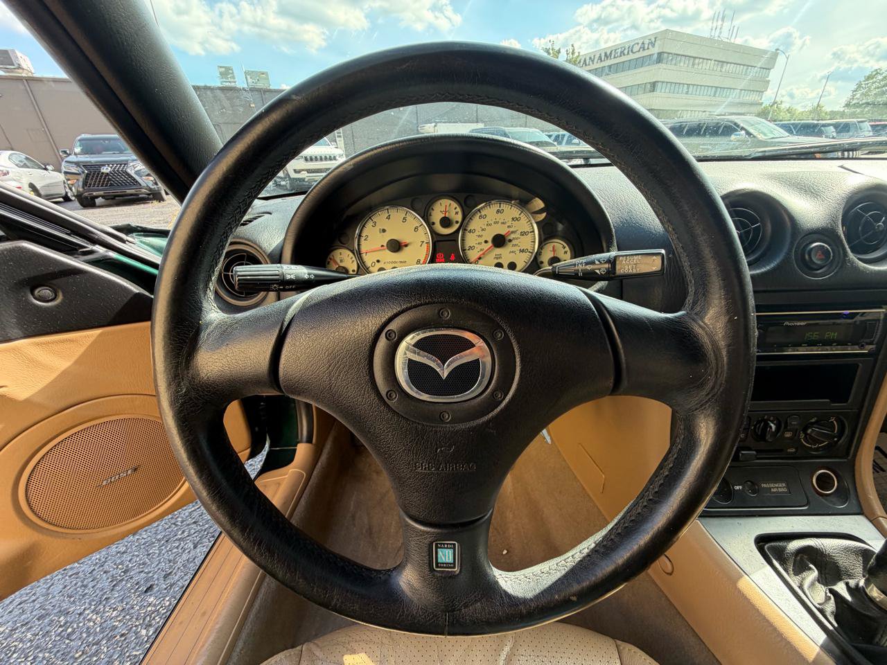 Used 2001 MAZDA MX-5 Miata RWD image 12