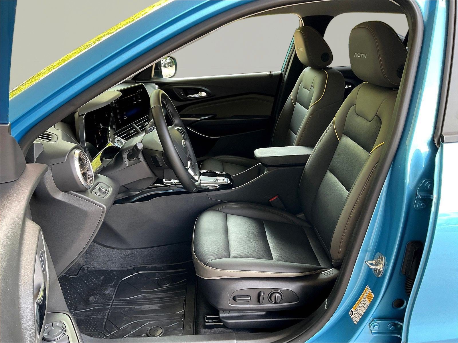 Used 2025 Chevrolet Trax ACTIV FWD image 20