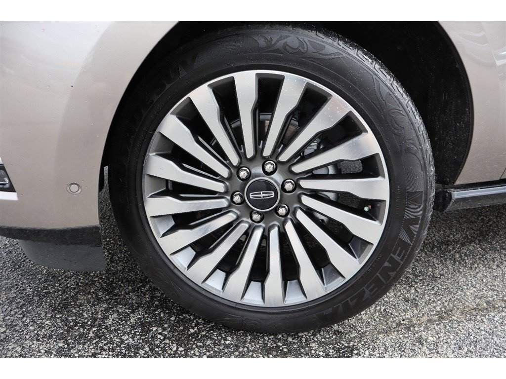 Used 2019 Lincoln Navigator Reserve image 10