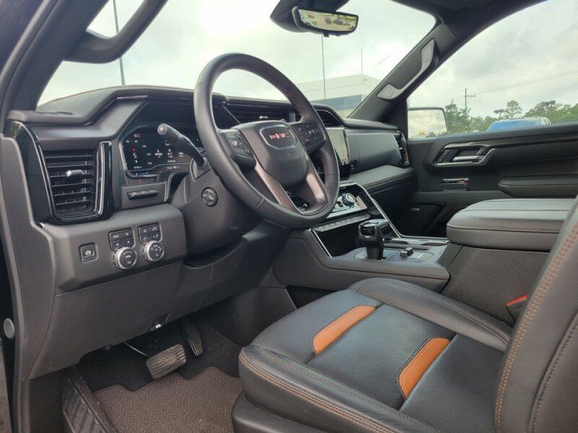 Used 2025 GMC Sierra 1500 AT4 w/ AT4 Premium Package AWD/4WD image 11