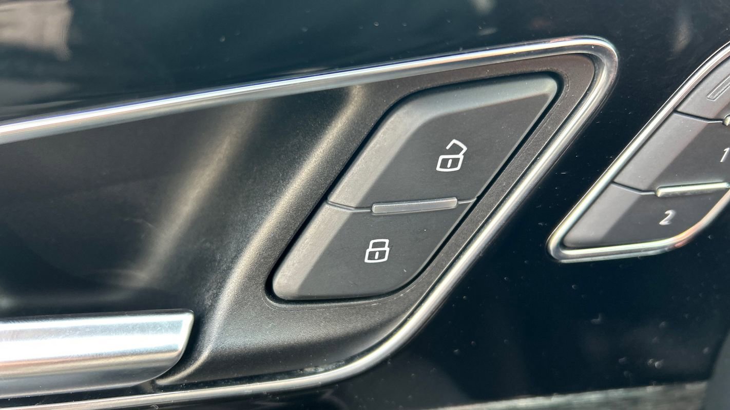 Used 2017 Audi Q7 3.0T Premium Plus w/ Premium Plus Package image 37