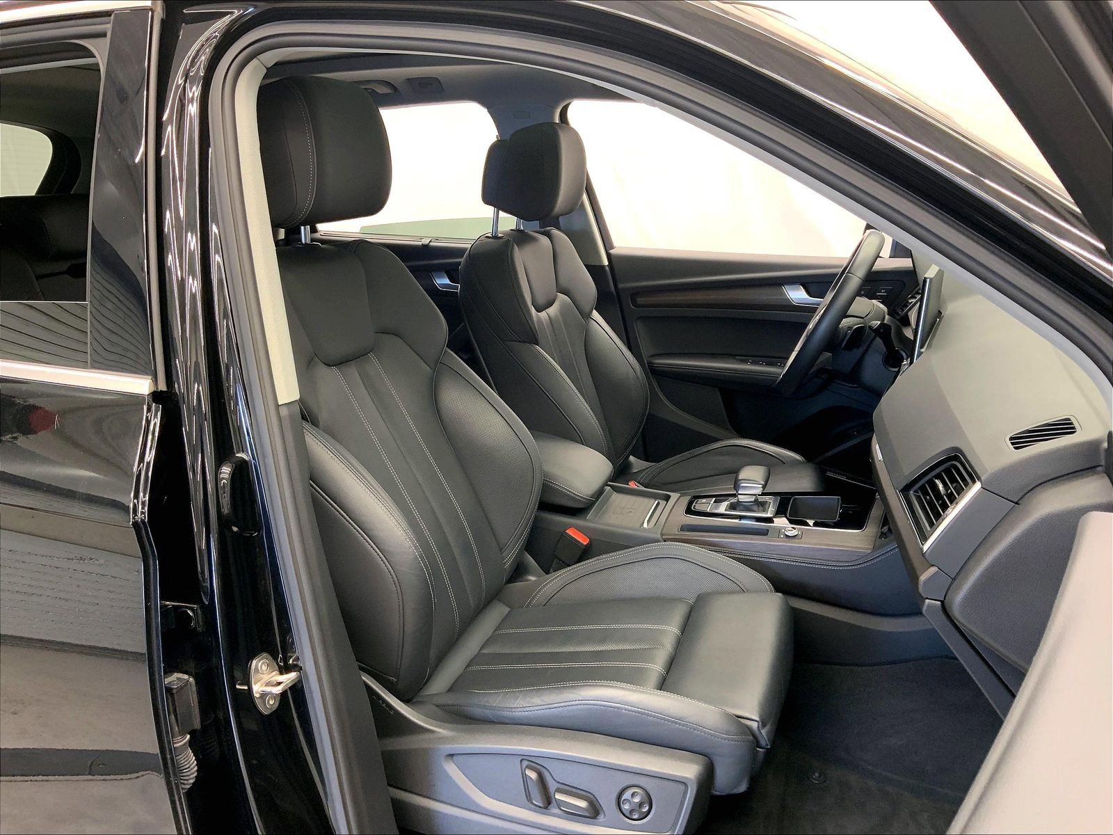 Certified 2021 Audi Q5 e Prestige w/ Prestige Package AWD/4WD image 6