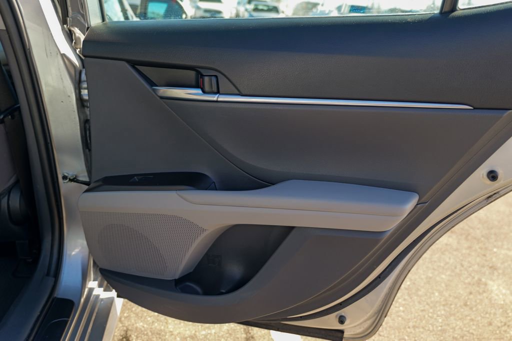 Used 2022 Toyota Camry LE w/ Carpet Mat Package (TMS) FWD image 29