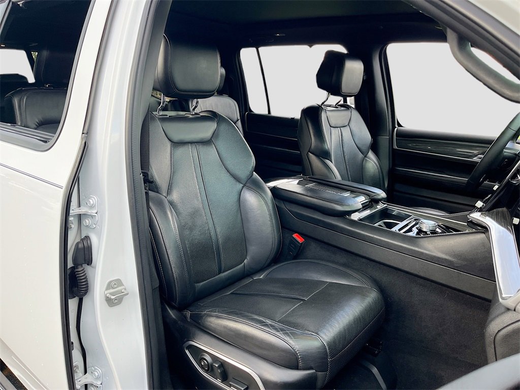 Used 2022 Jeep Wagoneer Series III w/ Premium Group I image 31