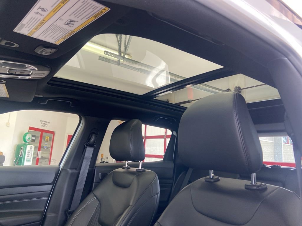 Used 2023 Jeep Compass Altitude w/ Sun and Sound Group image 39