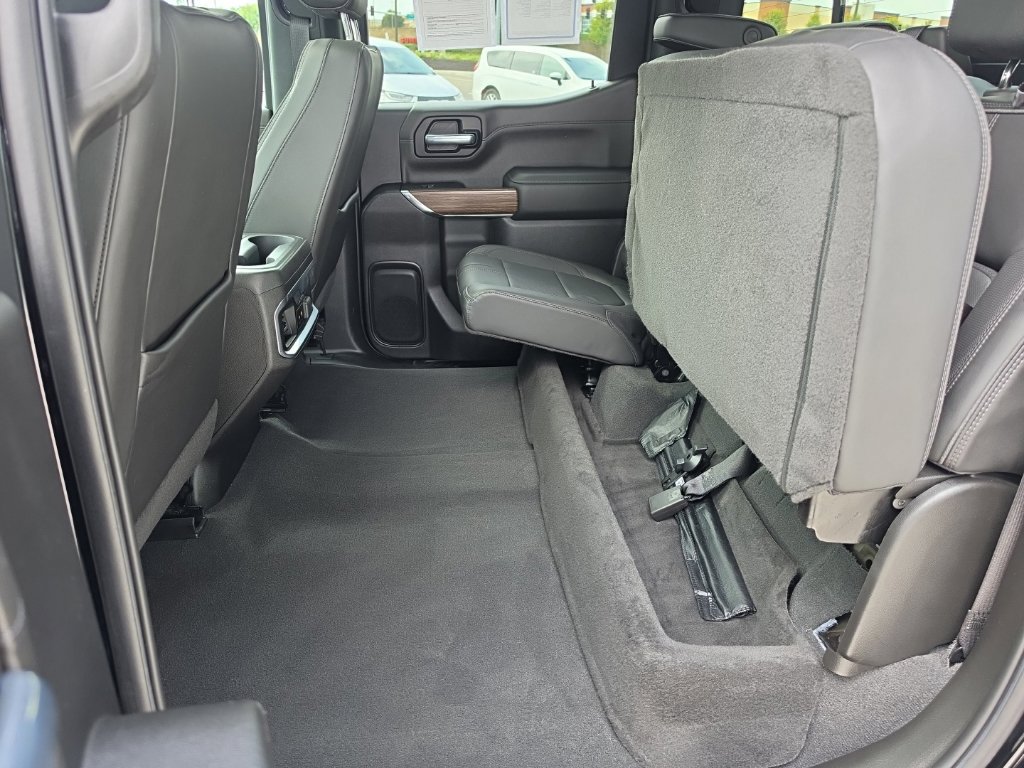 Used 2022 Chevrolet Silverado 1500 High Country w/ Technology Package AWD/4WD image 36