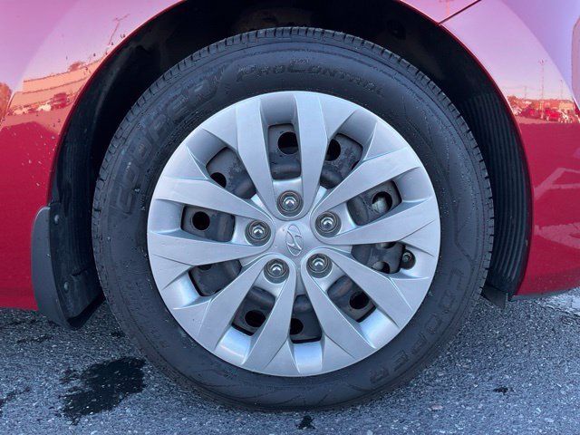 Used 2016 Hyundai Elantra GT FWD image 30
