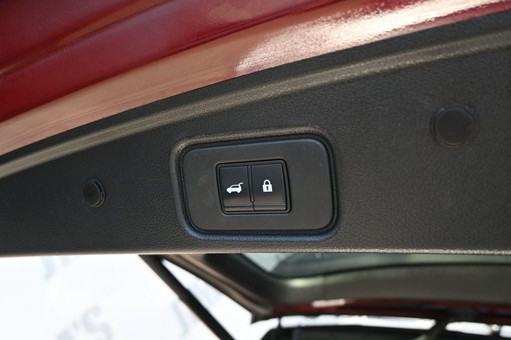 Used 2022 Nissan Pathfinder SL FWD image 21
