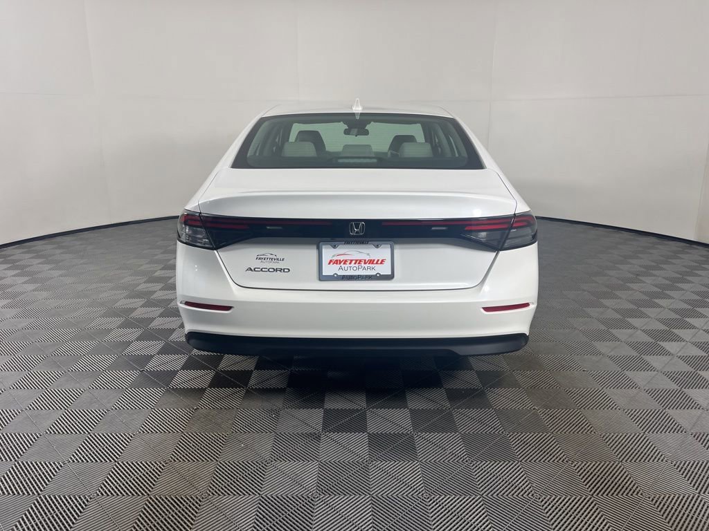 Used 2025 Honda Accord LX image 4