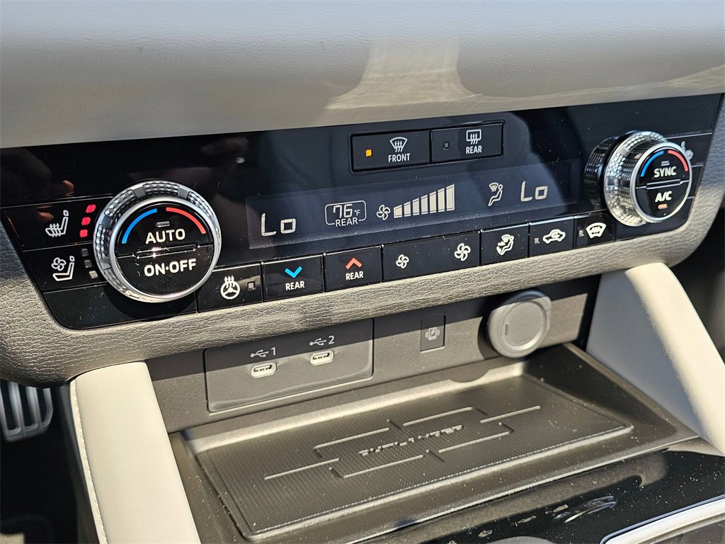 New 2025 Mitsubishi Outlander AWD image 13