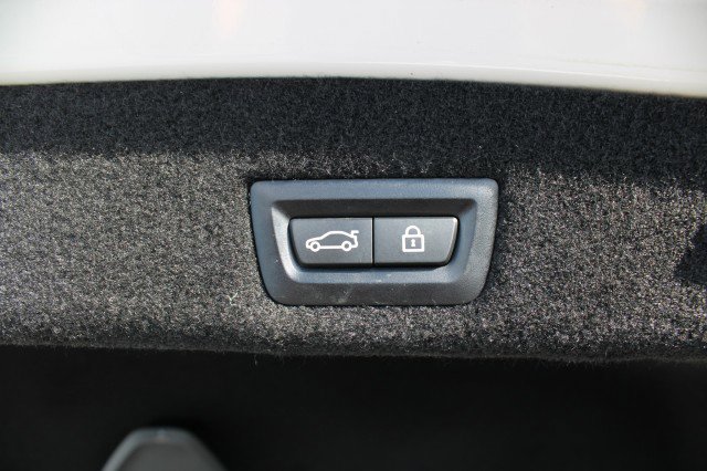 Used 2019 BMW 750i M SPORT DRIVER ASSIST+ w/ M Sport Package image 47