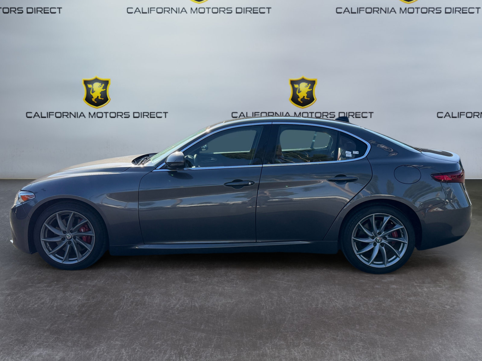 Used 2019 Alfa Romeo Giulia RWD image 2