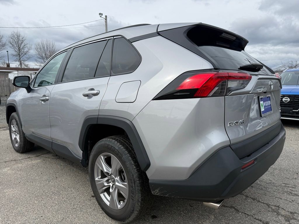 Used 2022 Toyota RAV4 XLE image 7