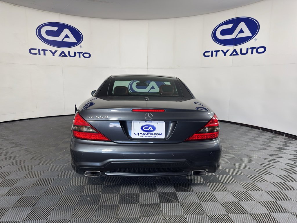Used 2011 Mercedes-Benz SL 550 image 4