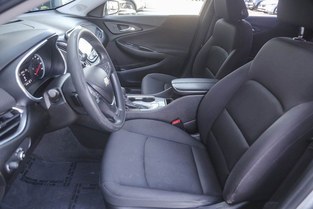 Used 2021 Chevrolet Malibu LT FWD image 16