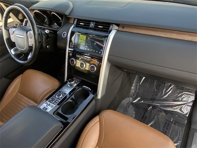 Used 2017 Land Rover Discovery HSE image 21