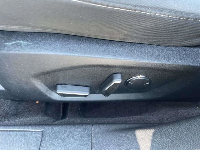 Used 2018 Ford Fusion SE w/ Fusion SE Technology Package FWD image 16