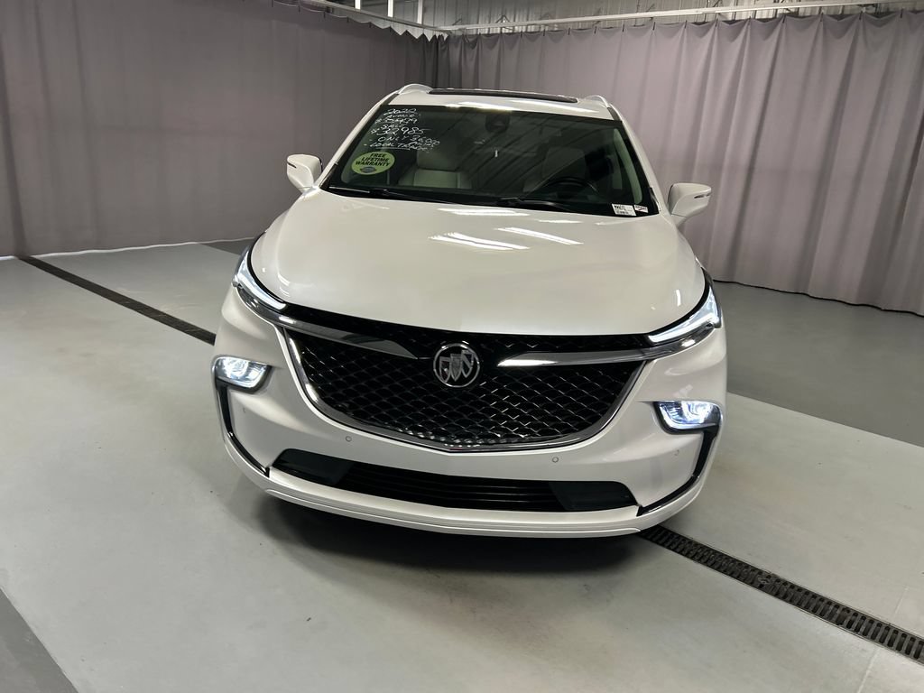 Used 2022 Buick Enclave Avenir FWD image 2