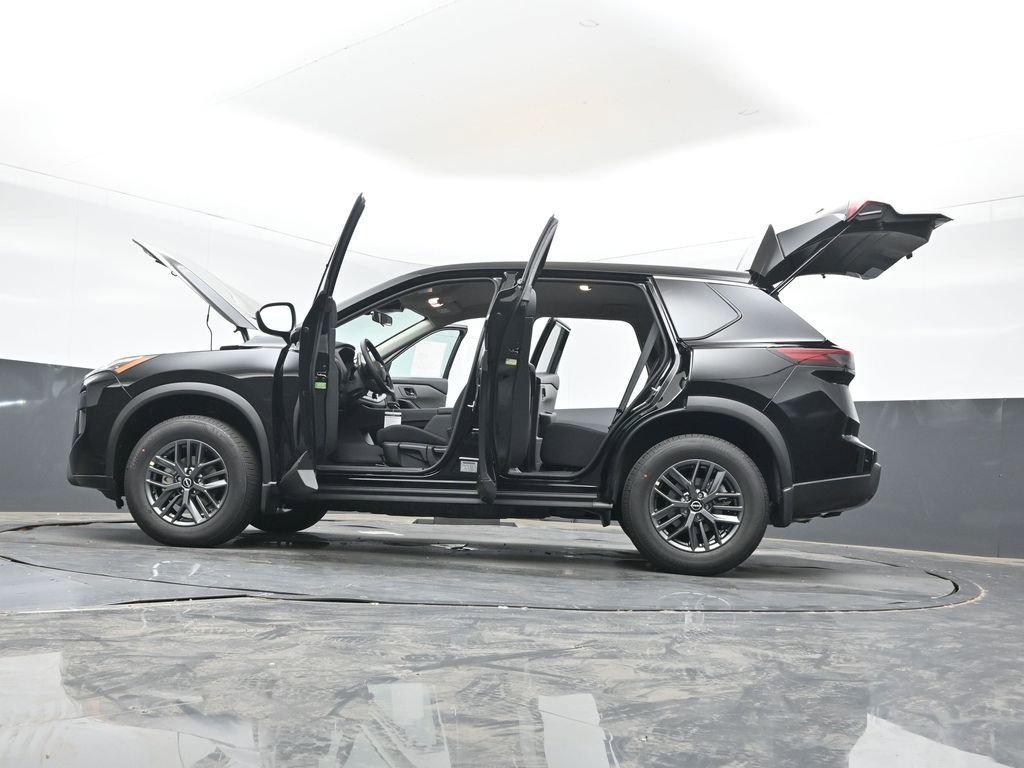 Used 2025 Nissan Rogue S image 31