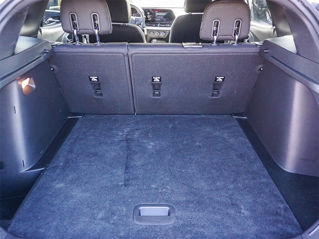 Used 2026 Chevrolet Trax RS w/ Sunroof Package image 24