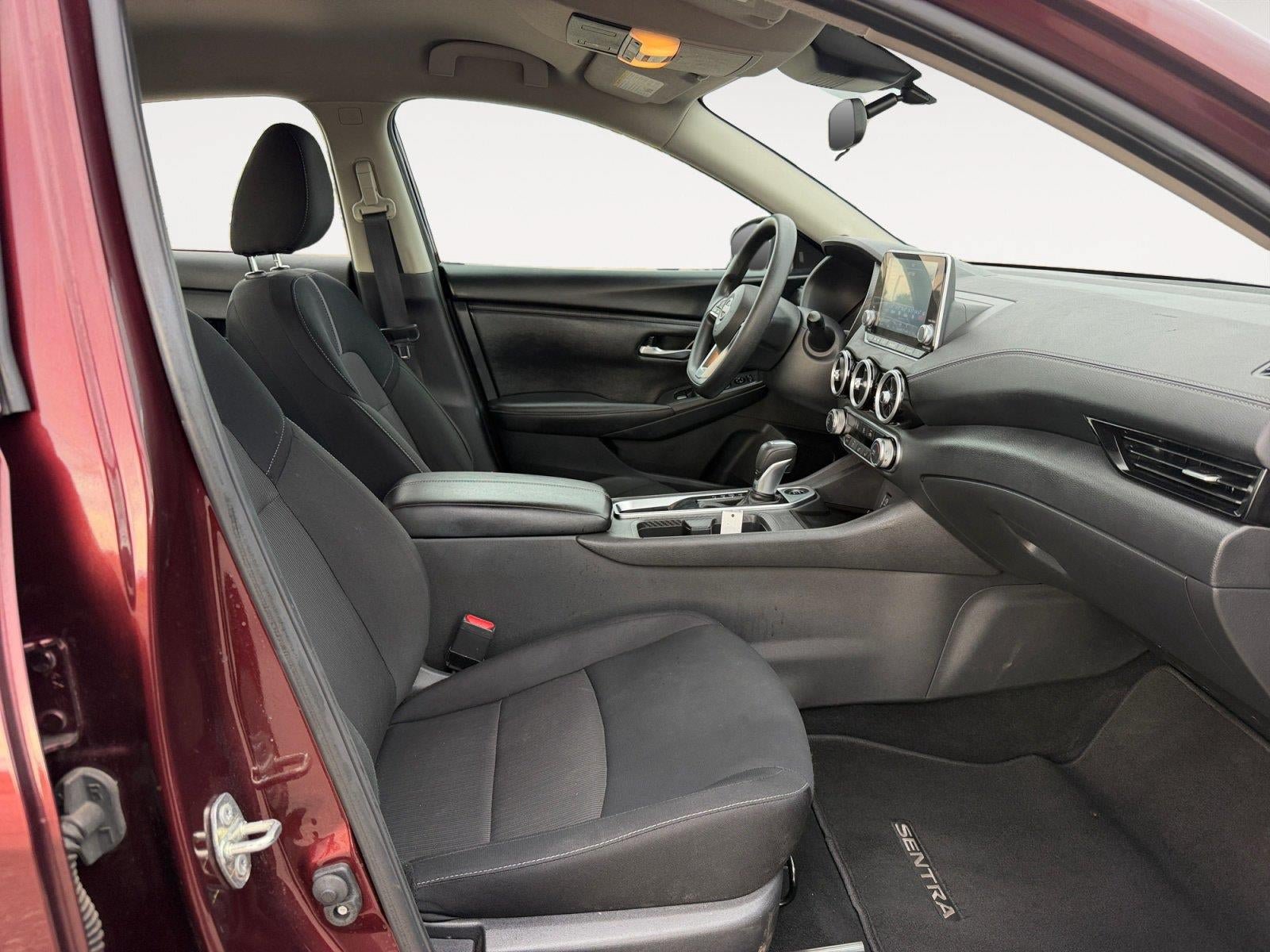 Used 2025 Nissan Sentra SV FWD image 15