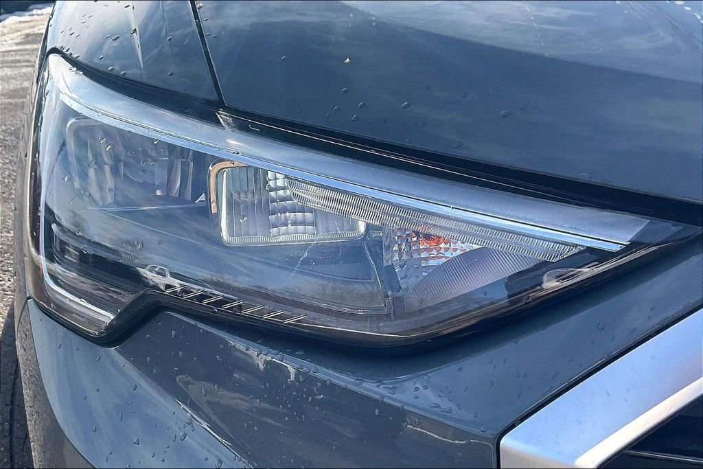 Used 2020 Audi Q3 2.0T Premium w/ Convenience Package image 22